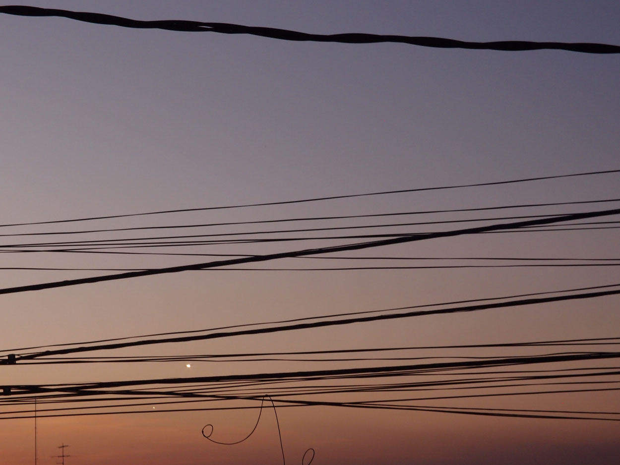 2016-02-01 Draht am blauen Abendhimmel (Foto)